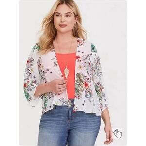 Torrid Chiffon Kimono white floral arrangement semi sheer size 3/4 3X/4X